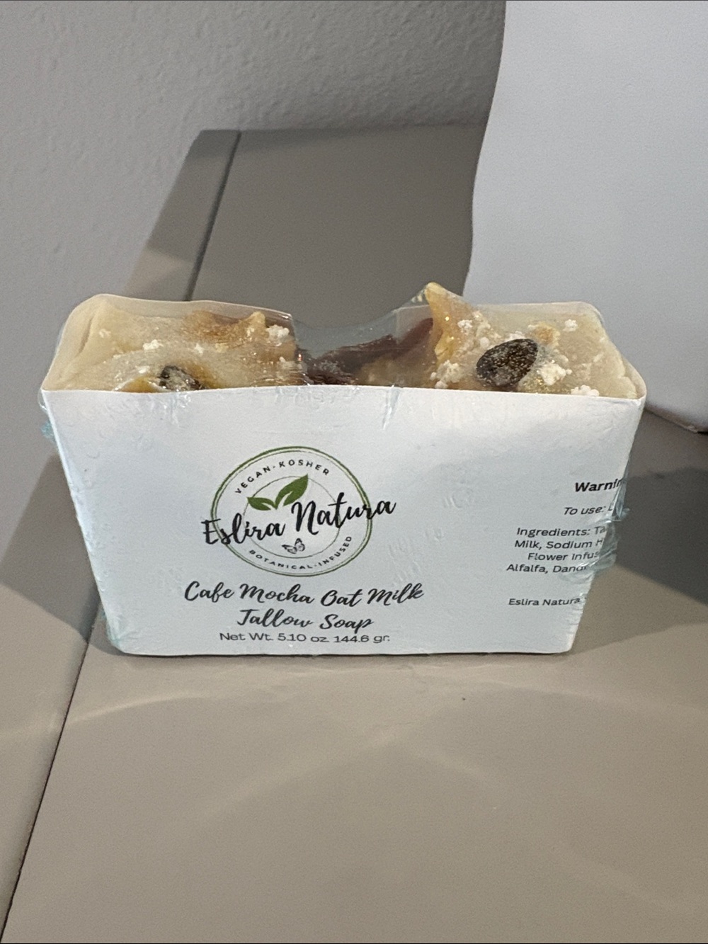 Eslira Natura Cafe Mocha Oat Milk Tallow Soap - Cream/Brown 5.10 oz.
